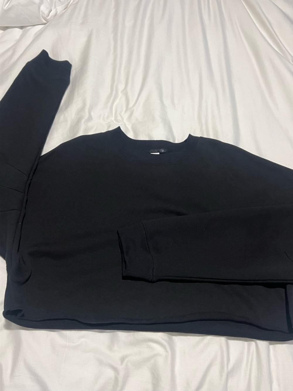 ALO Yoga Black Cropped Crewneck Pullover